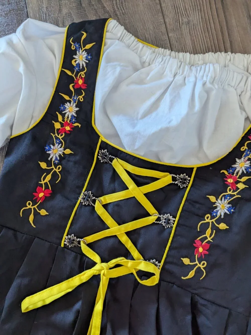 Dirndl World Girl's Bavarian German Dress Blouse Traditional Lace Embroidery 11